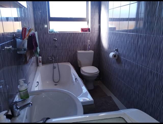 3 BEDROOM HOUSE FOR SALE IN GOLDEN GARDENS